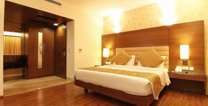 Indus Biznotel New Delhi Buitenkant foto