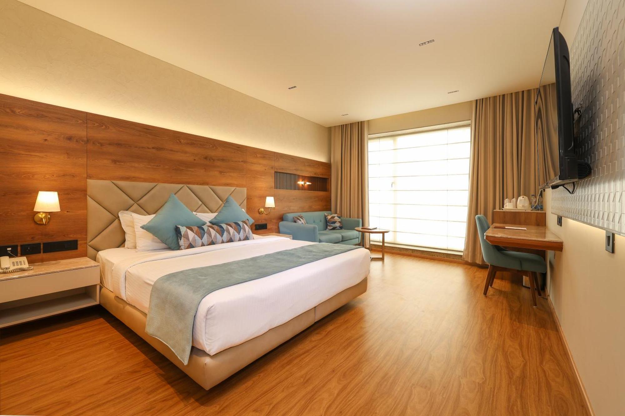 Indus Biznotel New Delhi Buitenkant foto